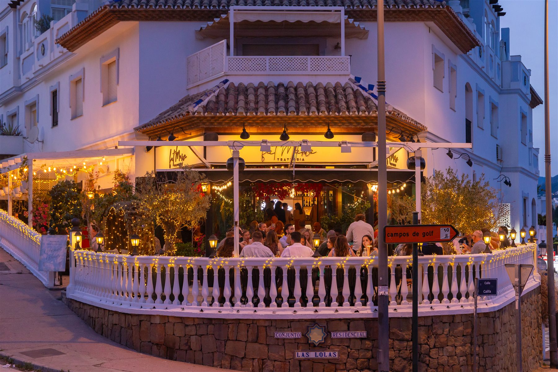 Terraza y comedor de Fat Mama Trattoria